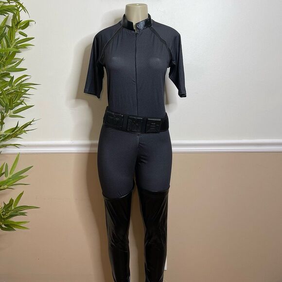 Secret Wishes Batman: The Dark Knight Trilogy Adult Catwoman Dress-Up Costume - Picture 6 of 6